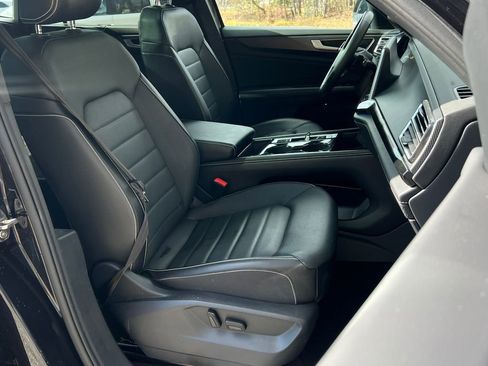 Certified 2024 Volkswagen Atlas Cross Sport SEL R-Line image 11