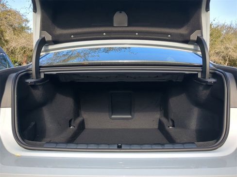 New 2026 BMW 760i xDrive w/ Premium Package image 13