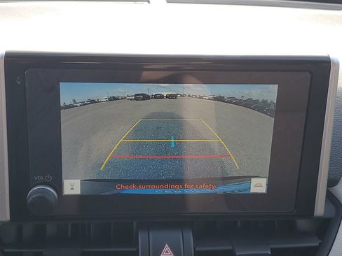 Used 2025 Toyota RAV4 XLE AWD/4WD image 18