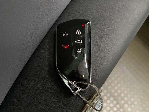 Used 2026 Volkswagen Tiguan SE AWD/4WD image 29