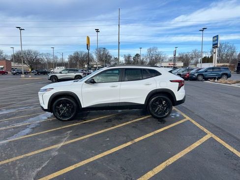 New 2026 Chevrolet Trax ACTIV w/ Driver Confidence Package image 2