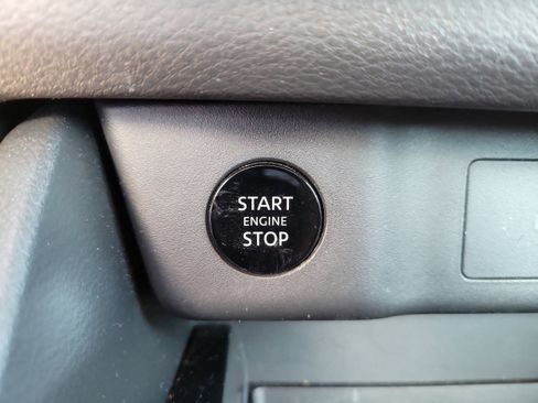 Certified 2025 Nissan Rogue SV image 26