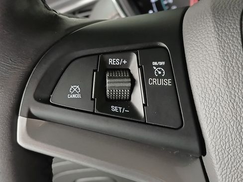 Used 2019 Chevrolet Trax LT w/ LT Convenience Package AWD/4WD image 28