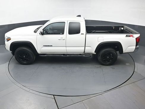 Used 2023 Toyota Tacoma SR5 AWD/4WD image 37