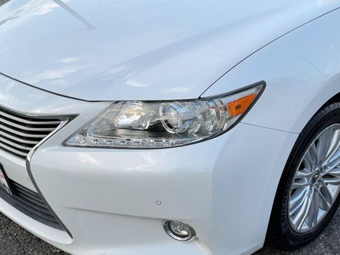 Used 2015 Lexus ES 350 w/ Luxury Package FWD image 9