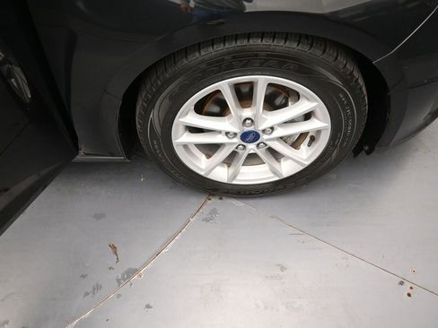 Used 2018 Ford Focus SE image 35