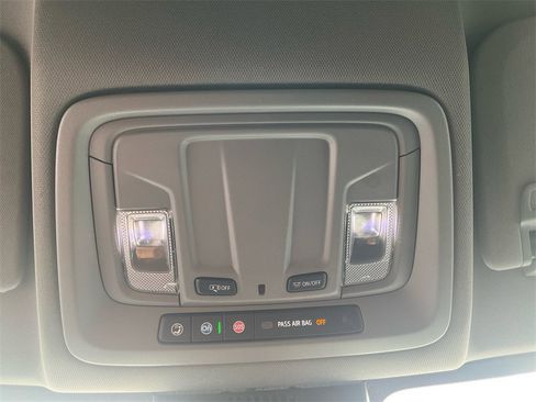 Used 2024 Chevrolet Silverado 2500 LT image 30