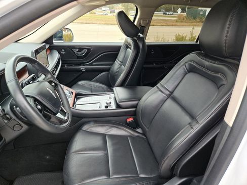 Used 2024 Lincoln Aviator Reserve AWD/4WD image 25