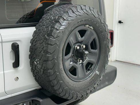 Used 2020 Jeep Wrangler Sport AWD/4WD image 86