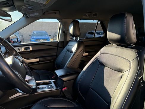 Used 2023 Ford Explorer Limited w/ Equipment Group 301A image 13