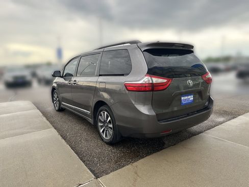 Used 2020 Toyota Sienna XLE Premium w/ Protection Package AWD/4WD image 4