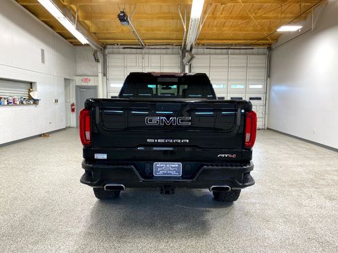 Used 2019 GMC Sierra 1500 AT4 w/ AT4 Premium Package image 3