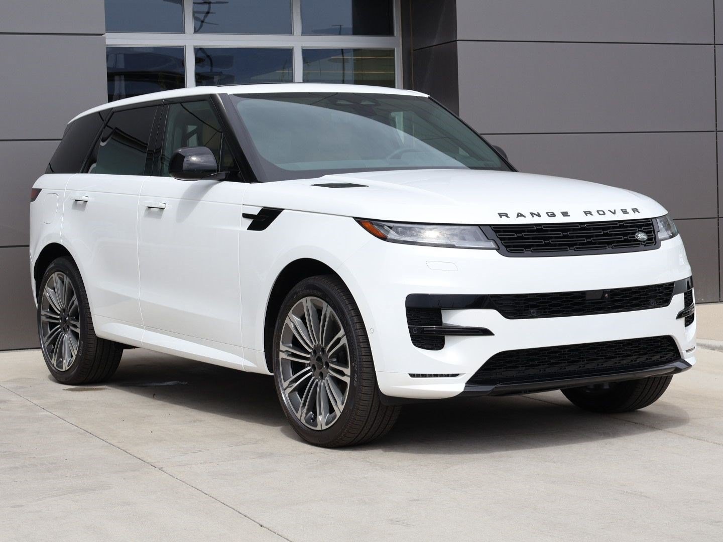 New 2026 Land Rover Range Rover Sport Dynamic SE AWD/4WD image 3