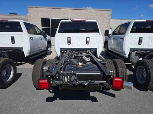 New 2026 GMC Sierra 3500 Pro w/ Convenience Package image 4