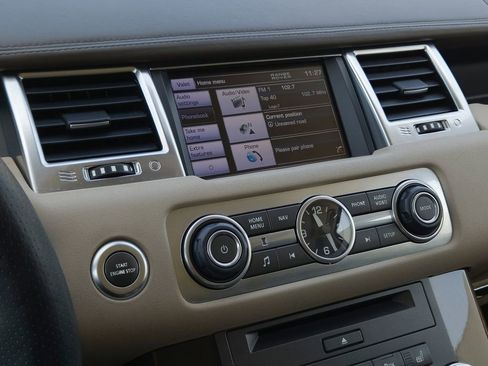 Used 2013 Land Rover Range Rover Sport HSE LUX image 12