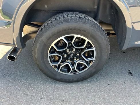 Used 2017 Ford F150 XLT w/ Equipment Group 302A Luxury AWD/4WD image 9