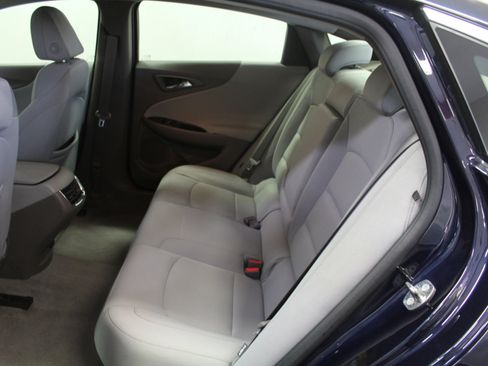 Used 2017 Chevrolet Malibu LT image 20