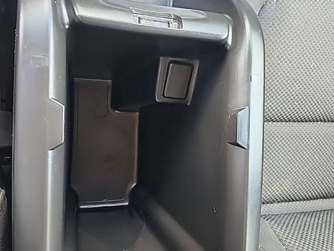 Used 2022 Chevrolet Colorado LT w/ Fleet Safety Package image 30