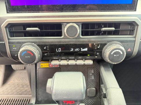 Used 2025 Toyota 4Runner TRD Off-Road Premium w/ Tow Technology Package AWD/4WD image 12