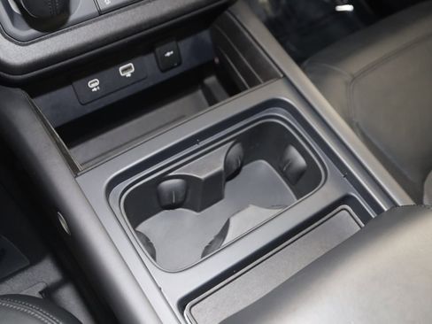 Used 2023 Land Rover Defender 110 V8 image 29