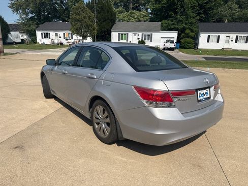 Used 2011 Honda Accord EX image 4