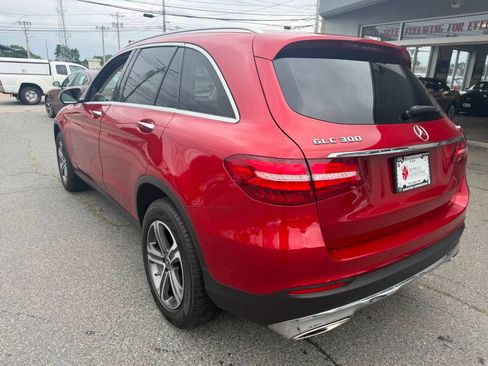 Used 2019 Mercedes-Benz GLC 300 4MATIC image 5