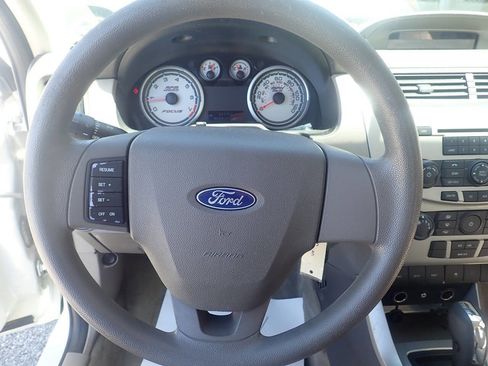 Used 2011 Ford Focus SE w/ Sedan SE Appearance Pkg FWD image 6