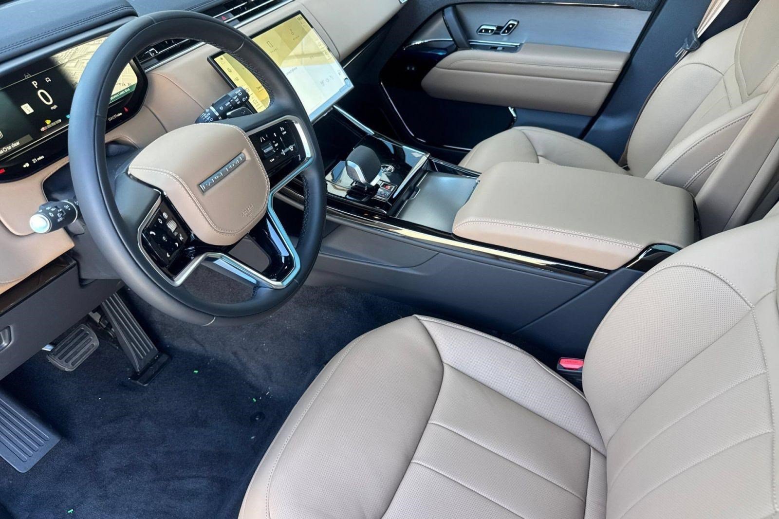 New 2027 Land Rover Range Rover Sport SE AWD/4WD image 4