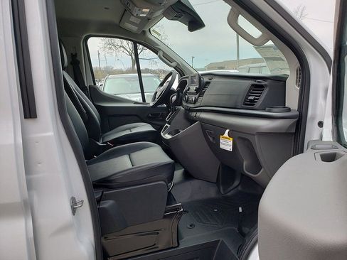 New 2025 Ford Transit 250 Low Roof RWD image 17