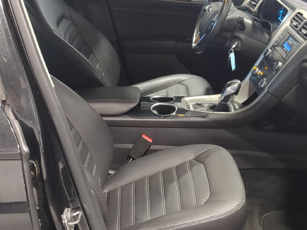 Used 2013 Ford Fusion SE FWD image 26