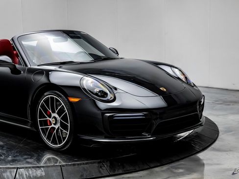 Used 2019 Porsche 911 Turbo image 31