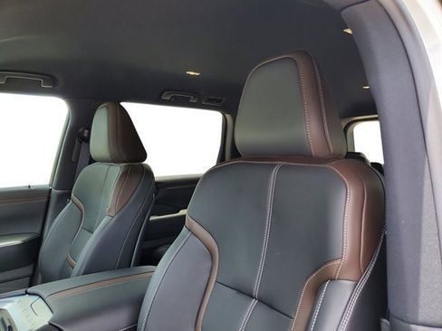 New 2026 Nissan Armada SL image 10