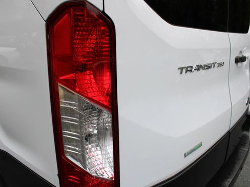 Used 2019 Ford Transit 350 XLT image 25