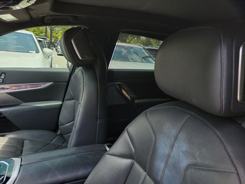 Certified 2023 BMW i7 xDrive60 AWD/4WD image 12