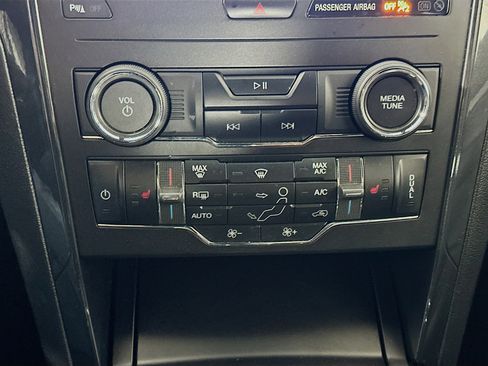 Used 2019 Ford Explorer XLT w/ Equipment Group 202A image 24