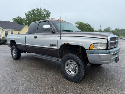 Used 1997 Dodge Ram 2500 Truck 4x4 Club Cab image 7