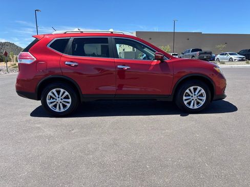 Used 2014 Nissan Rogue SV w/ SV Family Package FWD image 4