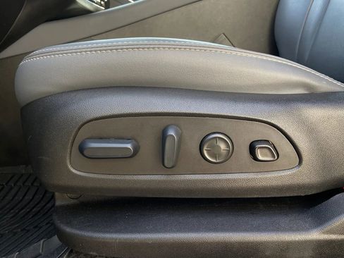 Used 2024 Buick Enclave Premium image 12