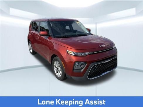 Used 2022 Kia Soul LX w/ Technology Package FWD image 4