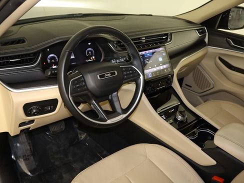 Used 2022 Jeep Grand Cherokee Limited AWD/4WD image 28
