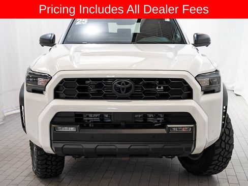 Used 2025 Toyota 4Runner TRD Off-Road Premium AWD/4WD image 2
