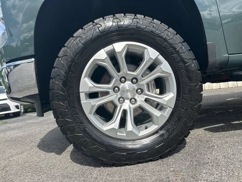 Used 2025 Chevrolet Silverado 1500 LTZ AWD/4WD image 12
