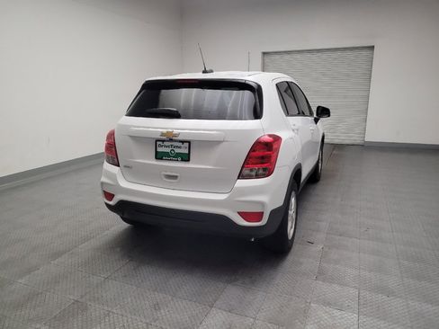 Used 2021 Chevrolet Trax LS w/ Tint and Cruise Package FWD image 7