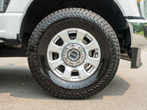 Used 2023 Ford F250 XLT AWD/4WD image 10