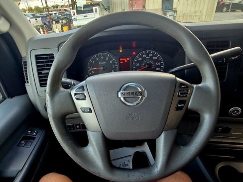 Used 2015 Nissan NV 2500 SV w/ Side & Curtain Airbag Package image 19