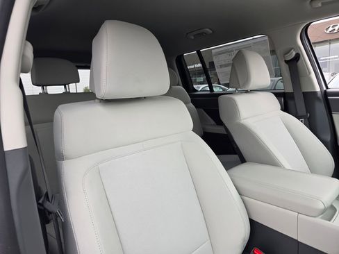 New 2026 Hyundai Santa Fe SE FWD image 10