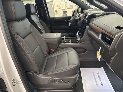 New 2026 GMC Yukon Denali w/ Denali Reserve Package AWD/4WD image 27
