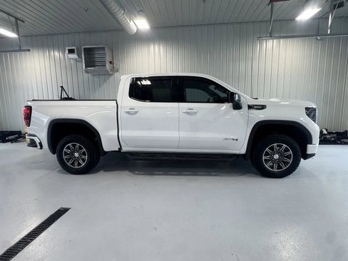 Used 2023 GMC Sierra 1500 AT4 w/ AT4 Premium Package AWD/4WD image 2