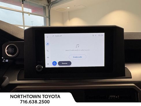 Used 2025 Toyota 4Runner SR5 AWD/4WD image 28