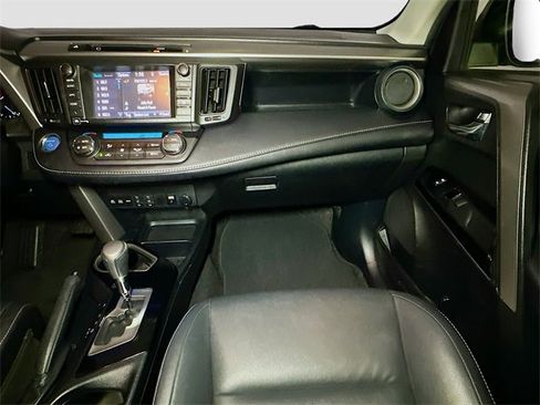 Used 2016 Toyota RAV4 Limited image 33